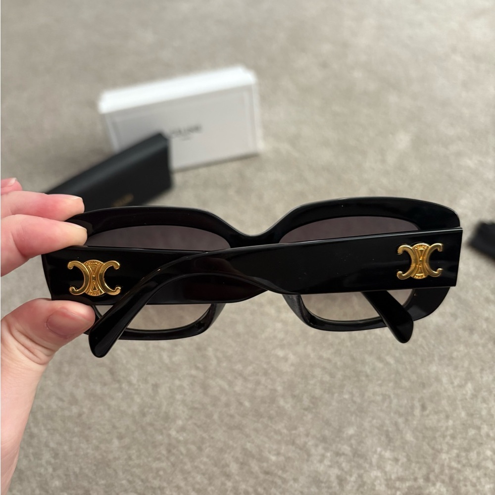 Like new: CELINE Sunglasses CL40216U 01F Authentic - Picture 9 of 9